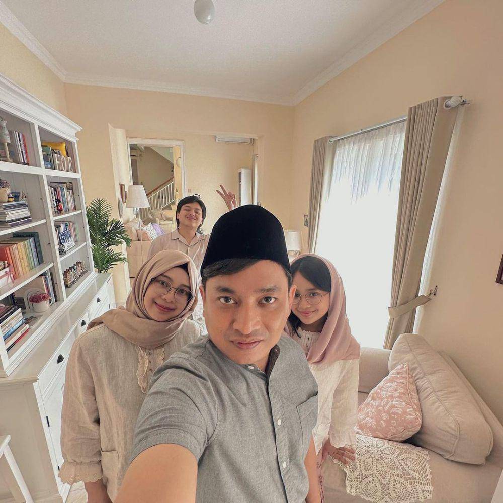 potret keluarga Yovie Widianto (instagram.com/arsywidianto)