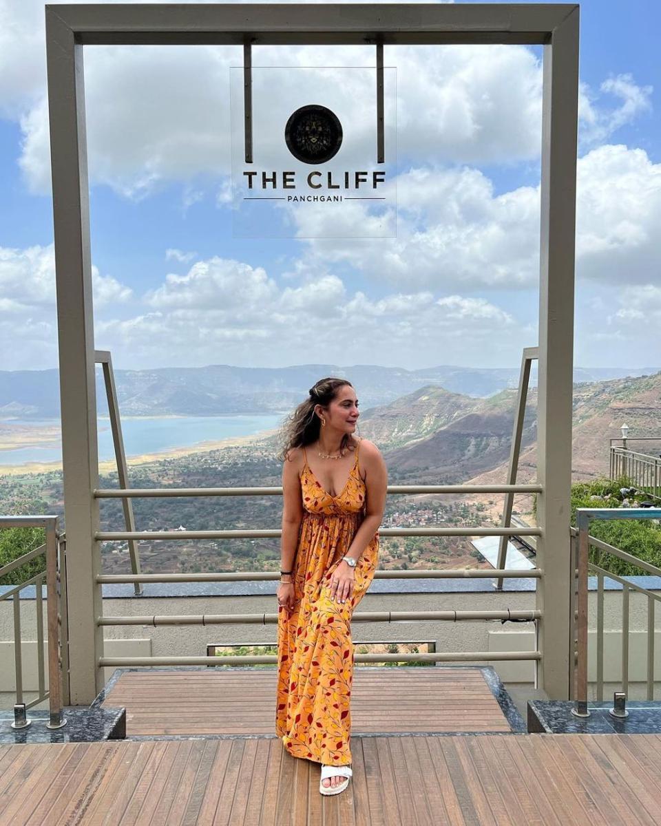 inspirasi busana dress ala Lavina Tandon (instagram.com/lavinatandon05)