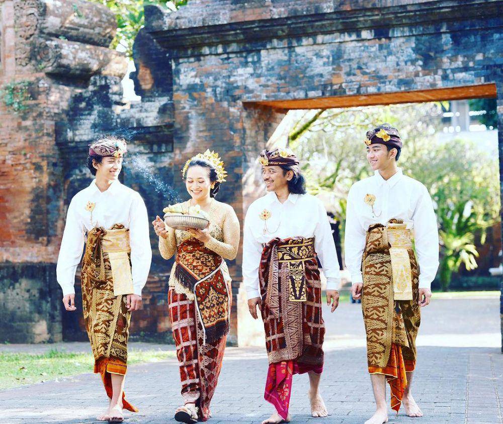 potret Dewa Budjana dan keluarga (instagram.com/dewabudjana)