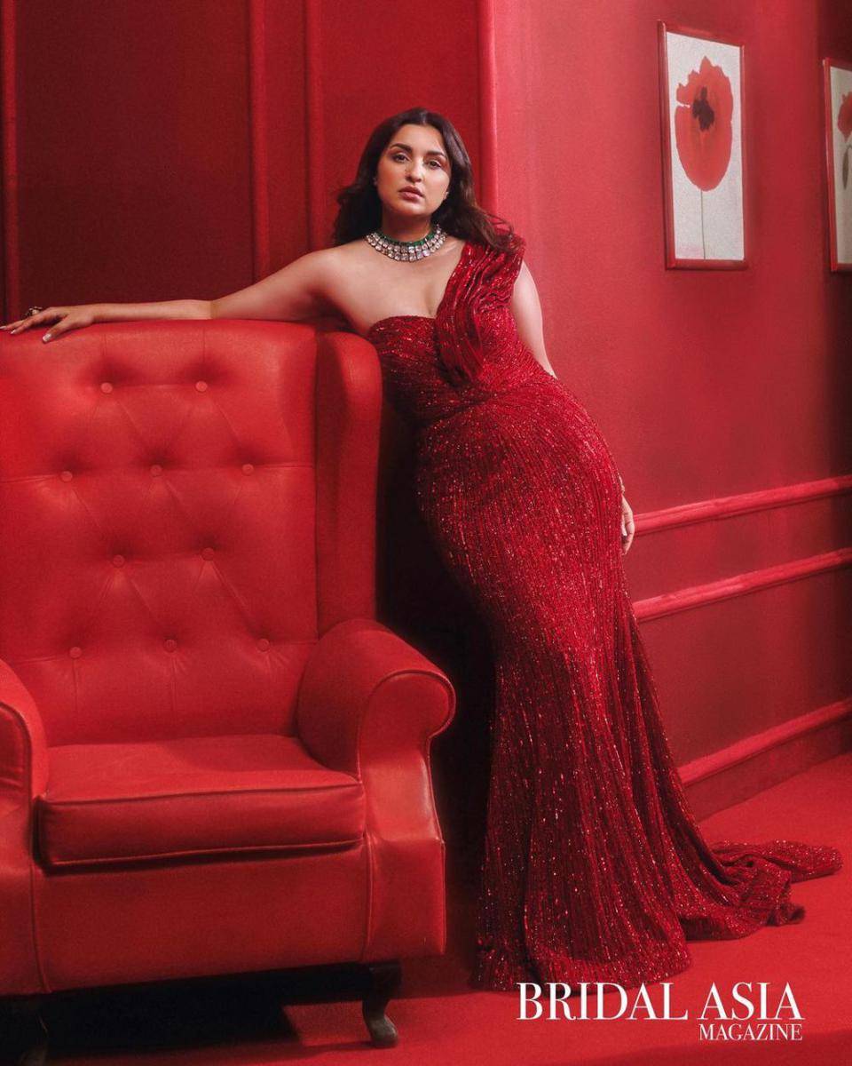 styling outfit ala Parineeti Chopra (instagram.com/parineetichopra)