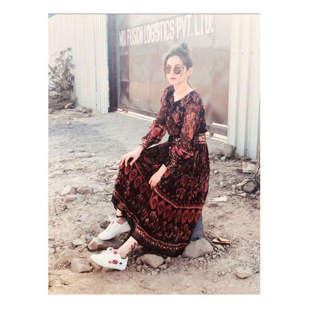 inspirasi busana dress ala Lavina Tandon (instagram.com/lavinatandon05)