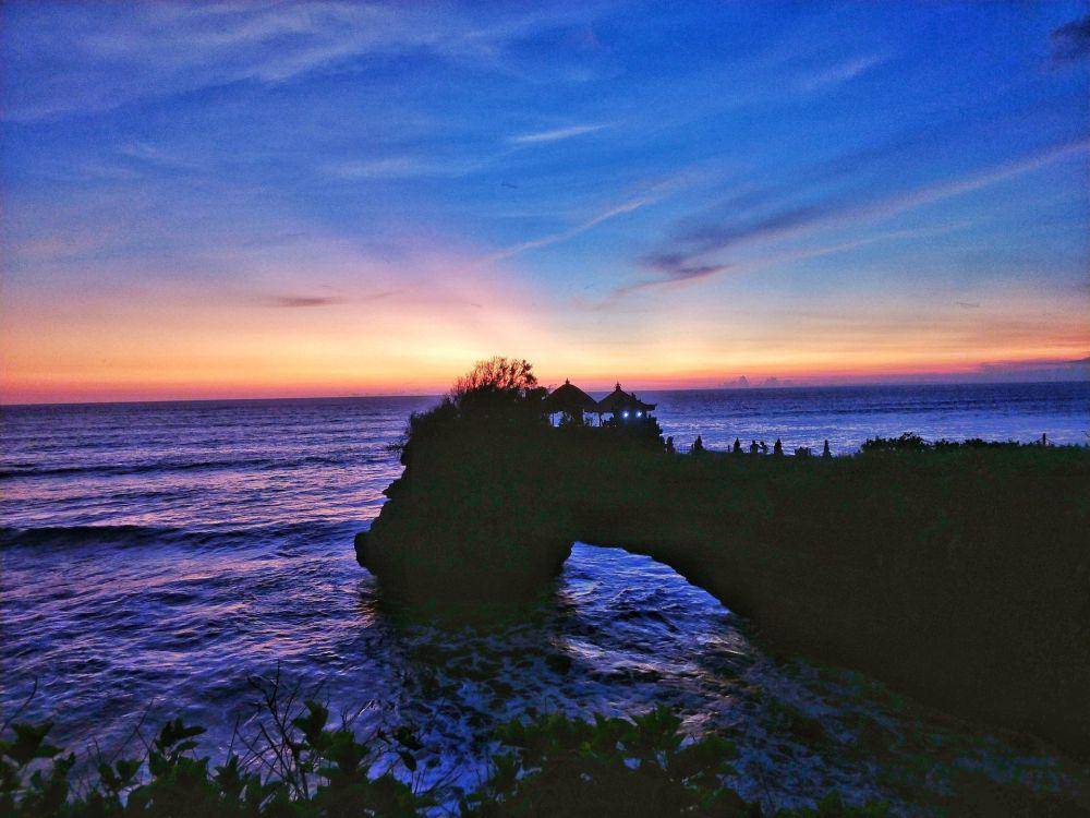 potret Bali sebagai tempat melihat sunset terbaik di dunia 2023 (unsplash.com/Chaitanya Maheshwari)