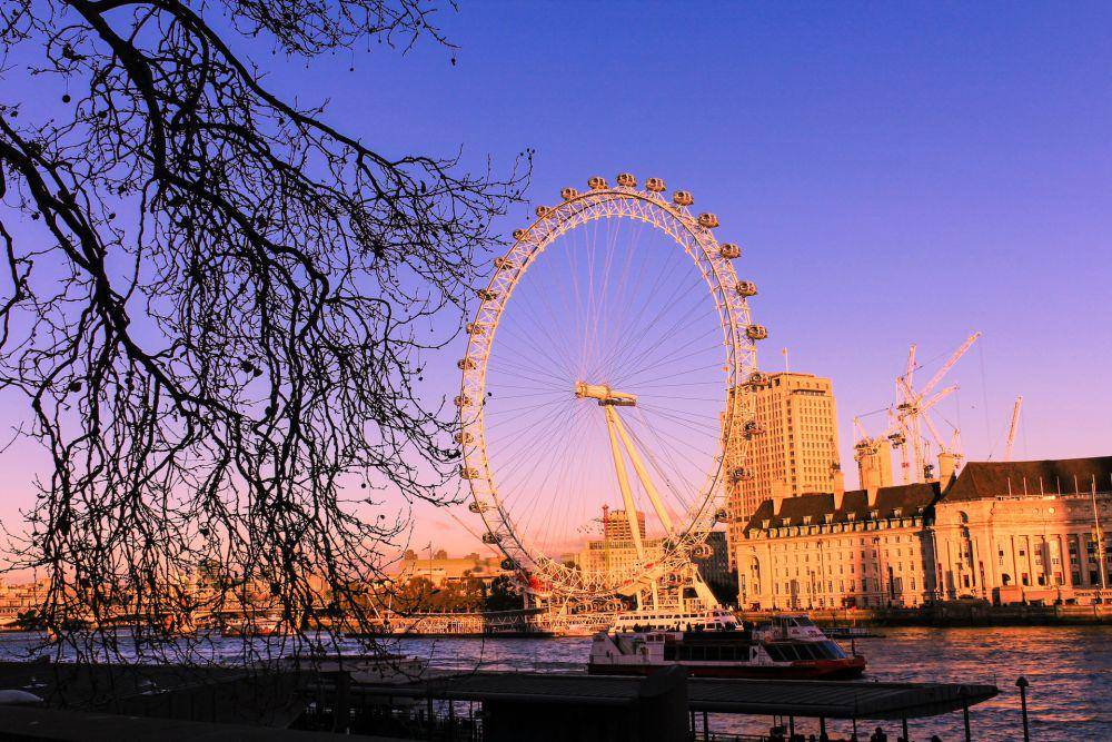 potret sunset di London, Inggris (unsplash.com/Federico Tasin)