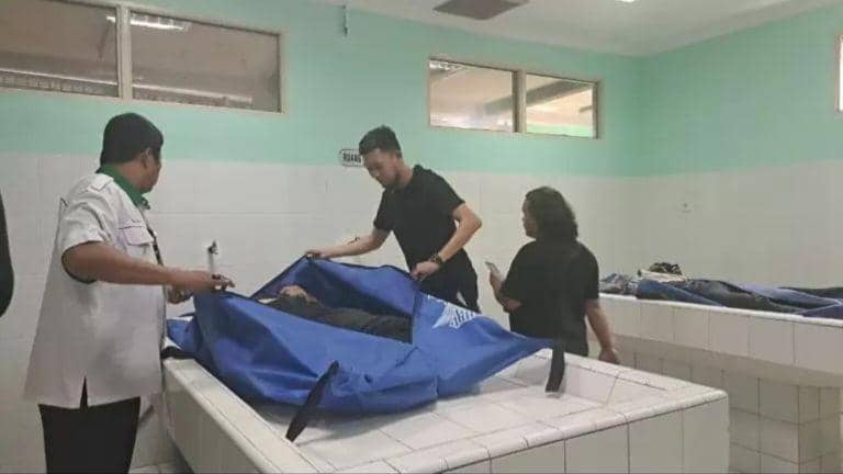(Korban kecelakaan yang merupakan mahasiswa UNSRI saat dibawa ke RSUD Palembang Bari) IDN Times/istimewa