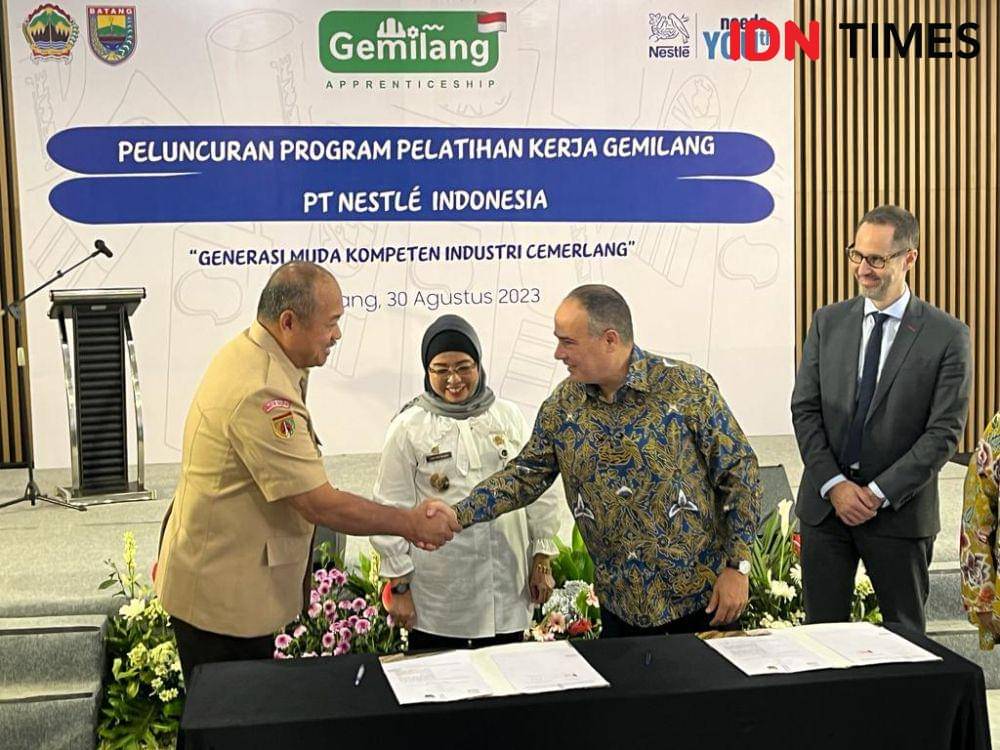 Nestle Indonesia meluncurkan program pelatihan kerja bagi anak muda generasi Z di Kabupaten Batang, Rabu (30/8/2023). (IDN Times/Anggun Puspitoningrum)