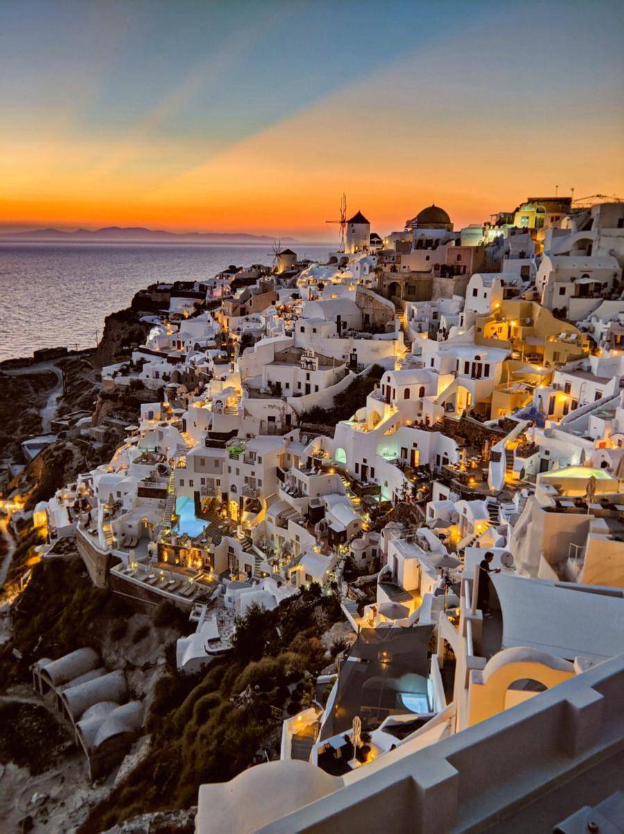 potret sunset di Santorini, Yunani (pexels.com/Vishal Jadav)
