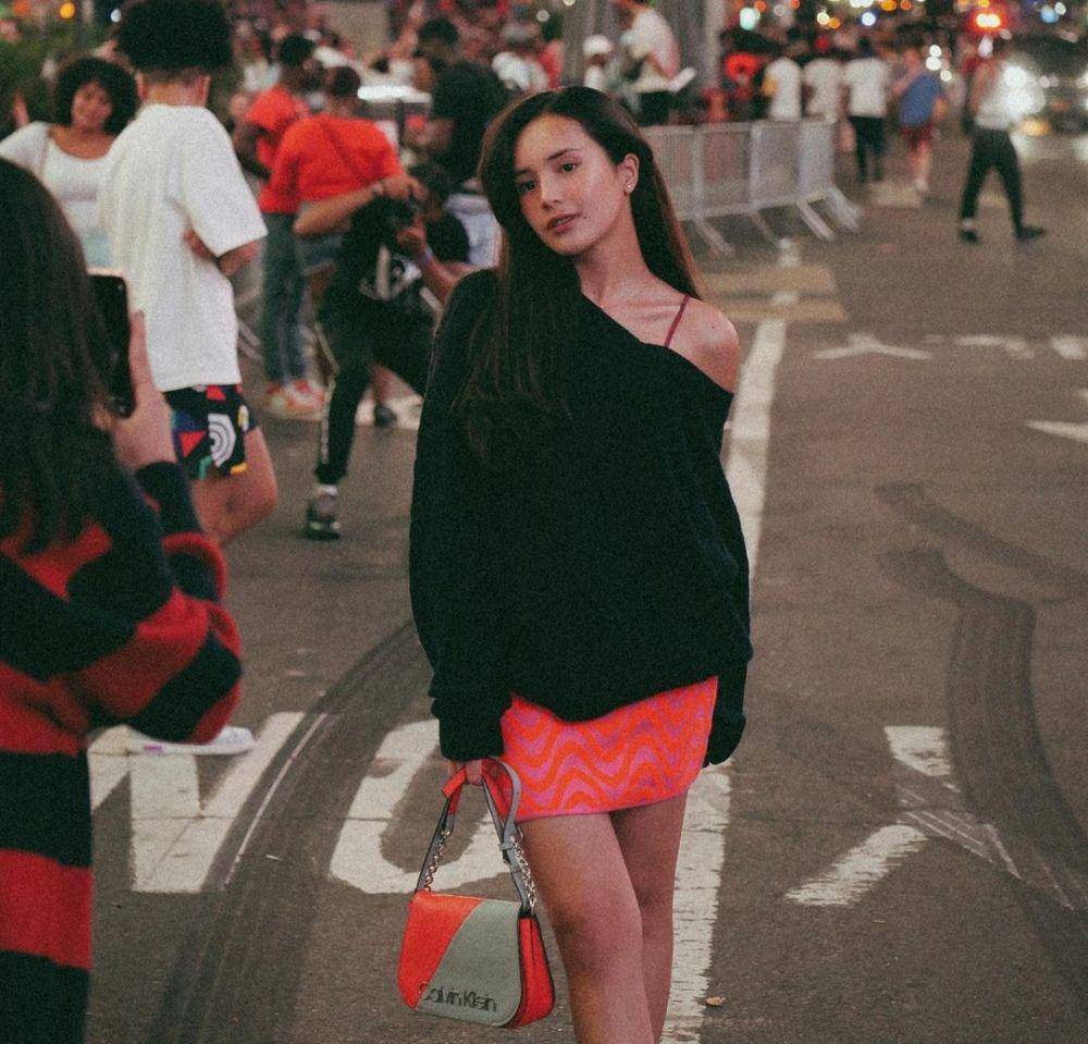 ide outfit off shoulder ala Beby Tsabina (instagram.com/bebytsabina)
