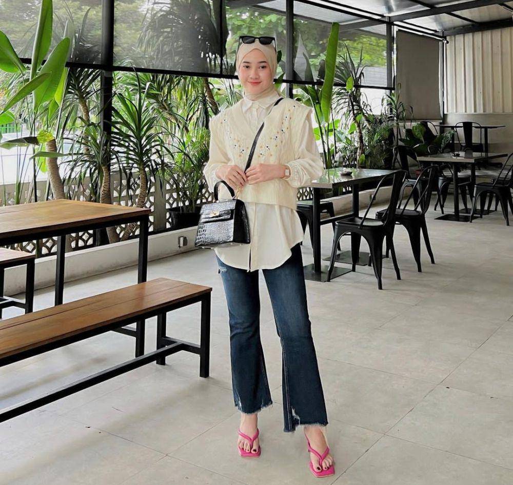 padu padan outfit pakai kemeja ala Kirana Salsabila (instagram.com/inikiranaaa__)