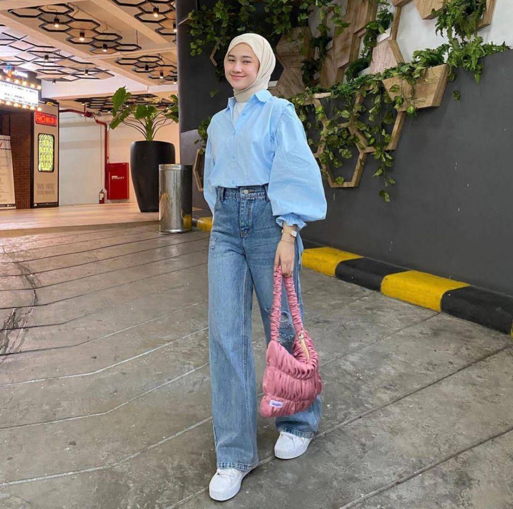 padu padan outfit pakai kemeja ala Kirana Salsabila (instagram.com/inikiranaaa__)