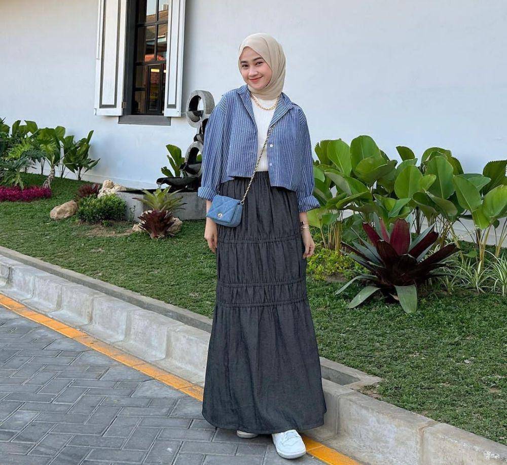 padu padan outfit pakai kemeja ala Kirana Salsabila (instagram.com/inikiranaaa__)