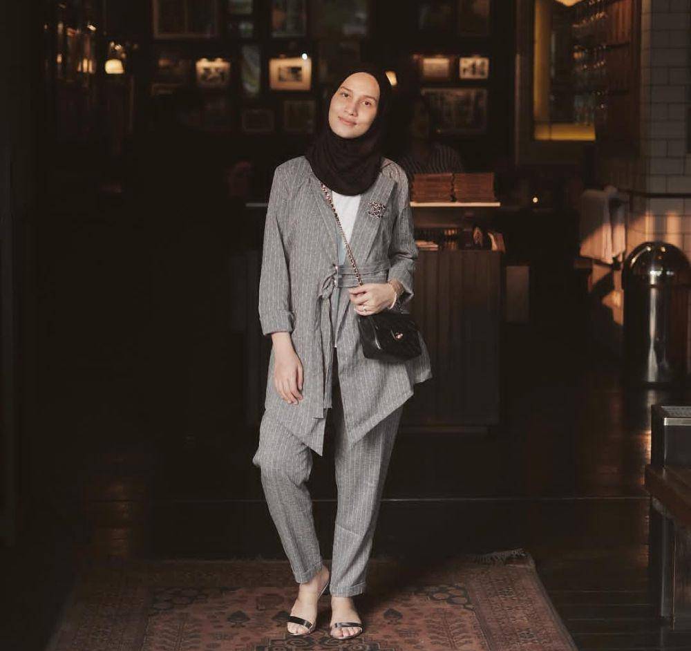 ide outfit pakai blazer ala Dwi Handayani (instagram.com/dwihandaanda)