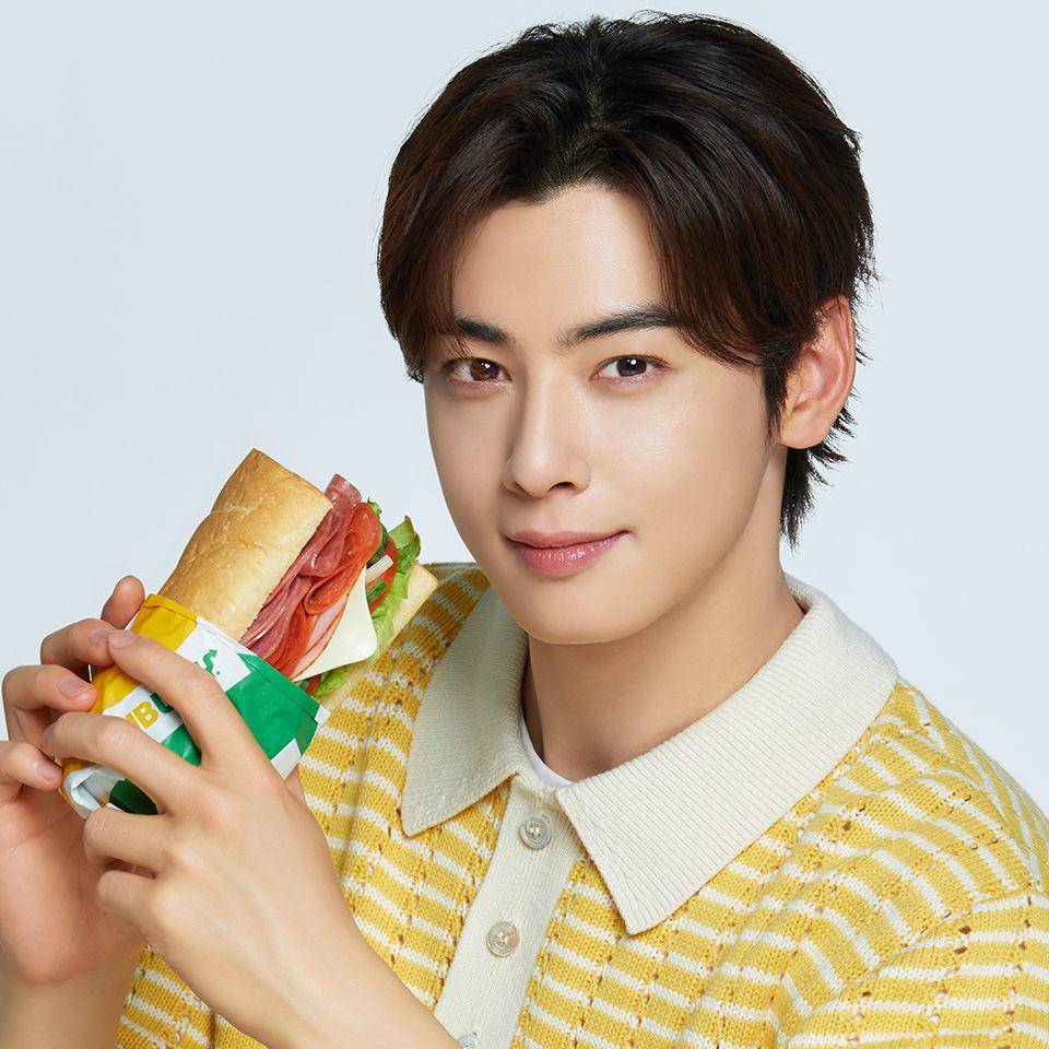 Cha Eunwoo ASTRO untuk Subway (instagram.com/subwayjp)