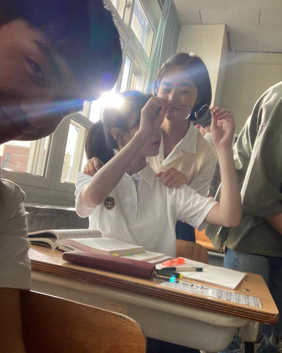 momen Go Yoon Jung di balik layar drama Moving (instagram.com/goyounjung)