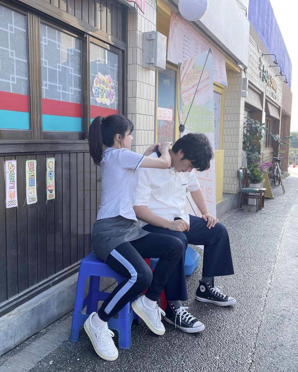 momen Go Yoon Jung di balik layar drama Moving (instagram.com/goyounjung)