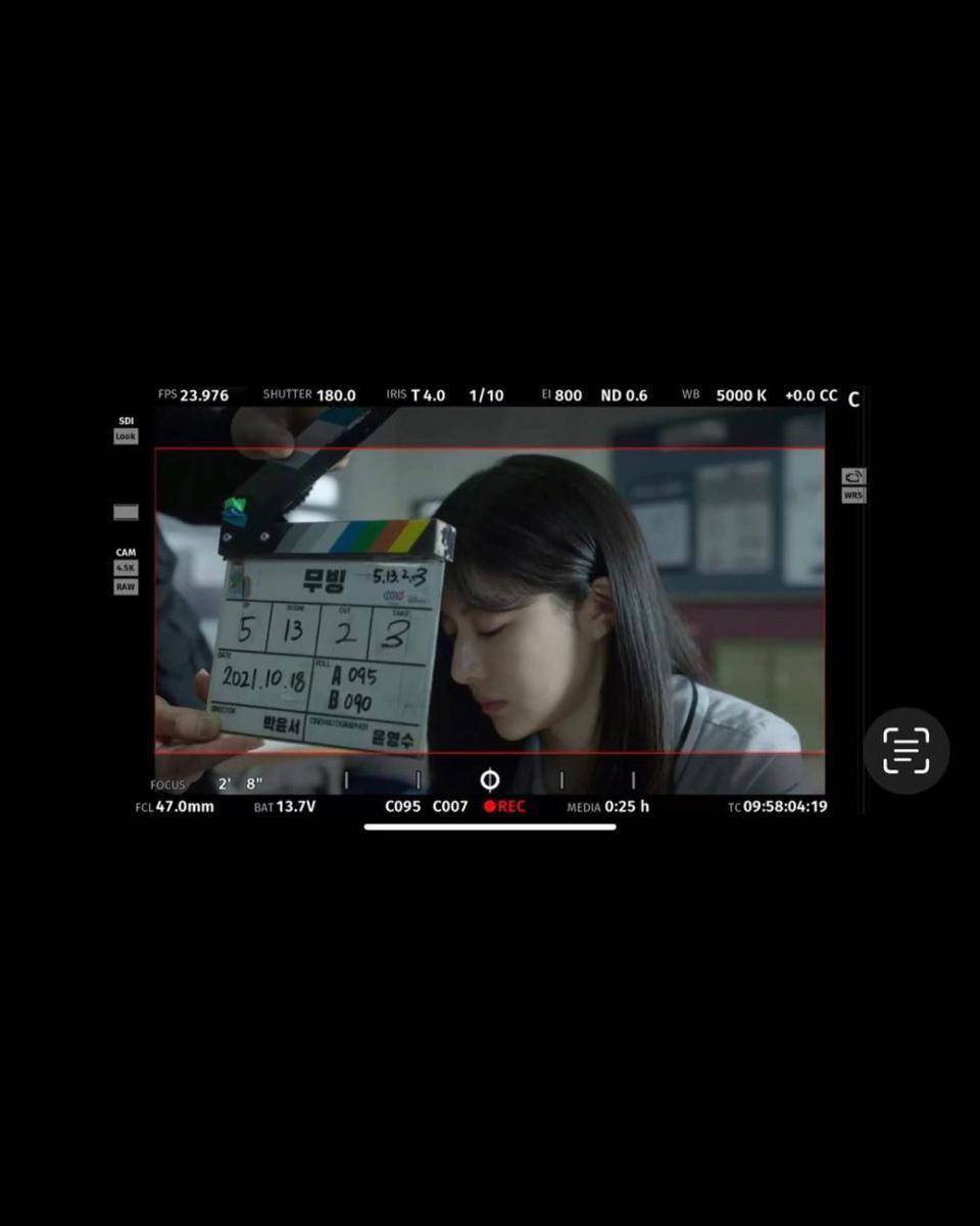 momen Go Yoon Jung di balik layar drama Moving (instagram.com/goyounjung)