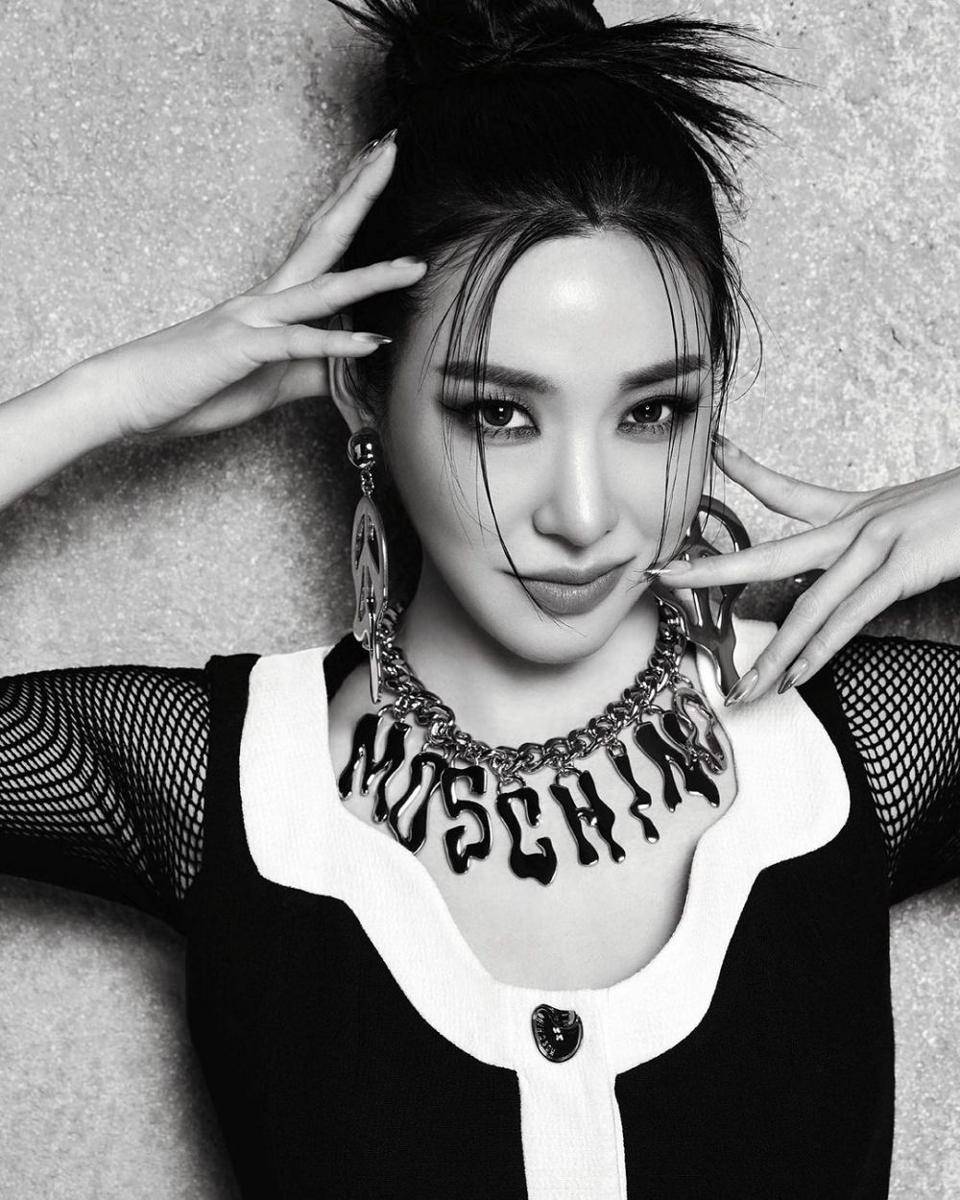 Tiffany SNSD untuk Moschino (instagram.com/moschino)