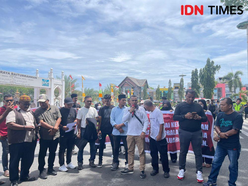 Adik dan Kerabat Demo Minta Kasus Kematian Imam Masykur Transparan