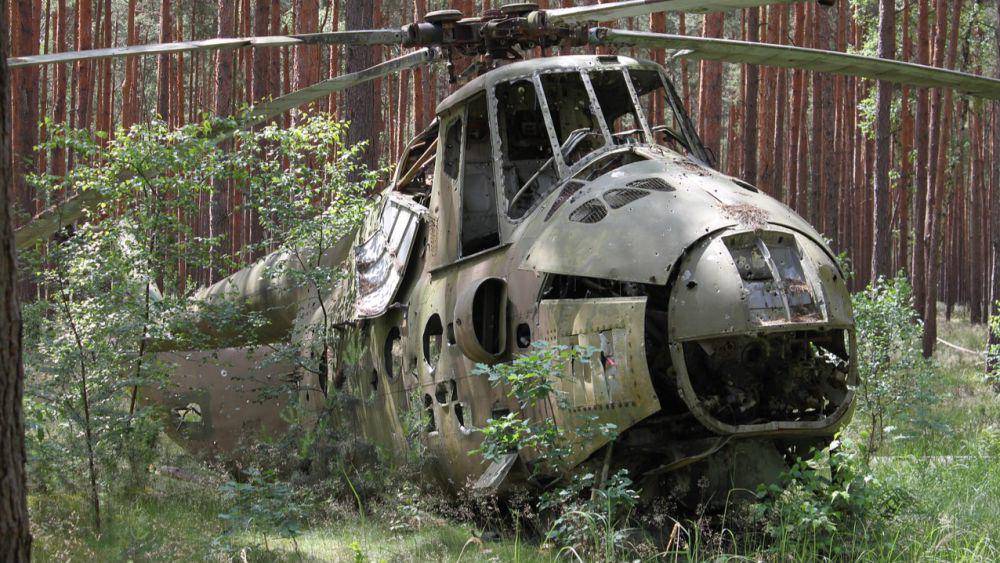 ilustrasi bangkai helikopter yang mengalami kecelakaan (pixabay.com/Rolf_Rudak)