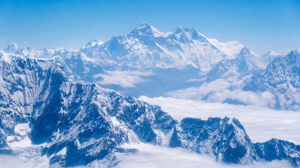 potret Gunung Everest (unsplash.com/Andreas Gäbler)