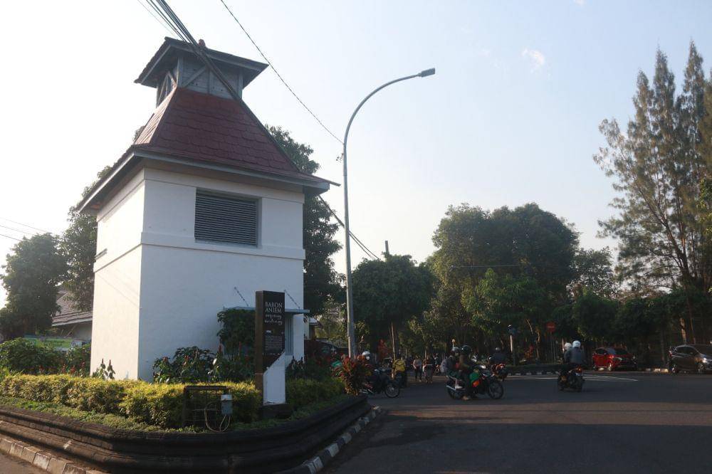 Babon ANIEM yang ada di Kotabaru ini dibangun sekitar tahun 1918 dan berfungsi sebagai pengatur dan pembagi daya listrik di kawasan Kotabaru yang hingga saat ini masih dijaga. (Dok. Istimewa)