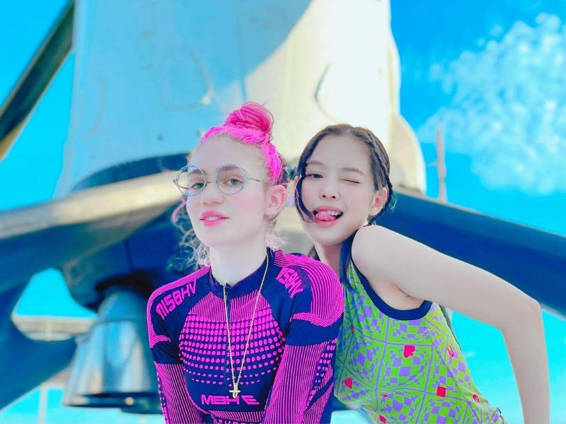10 Pesohor Dunia Teman Jennie BLACKPINK, Ada Ariana Grande