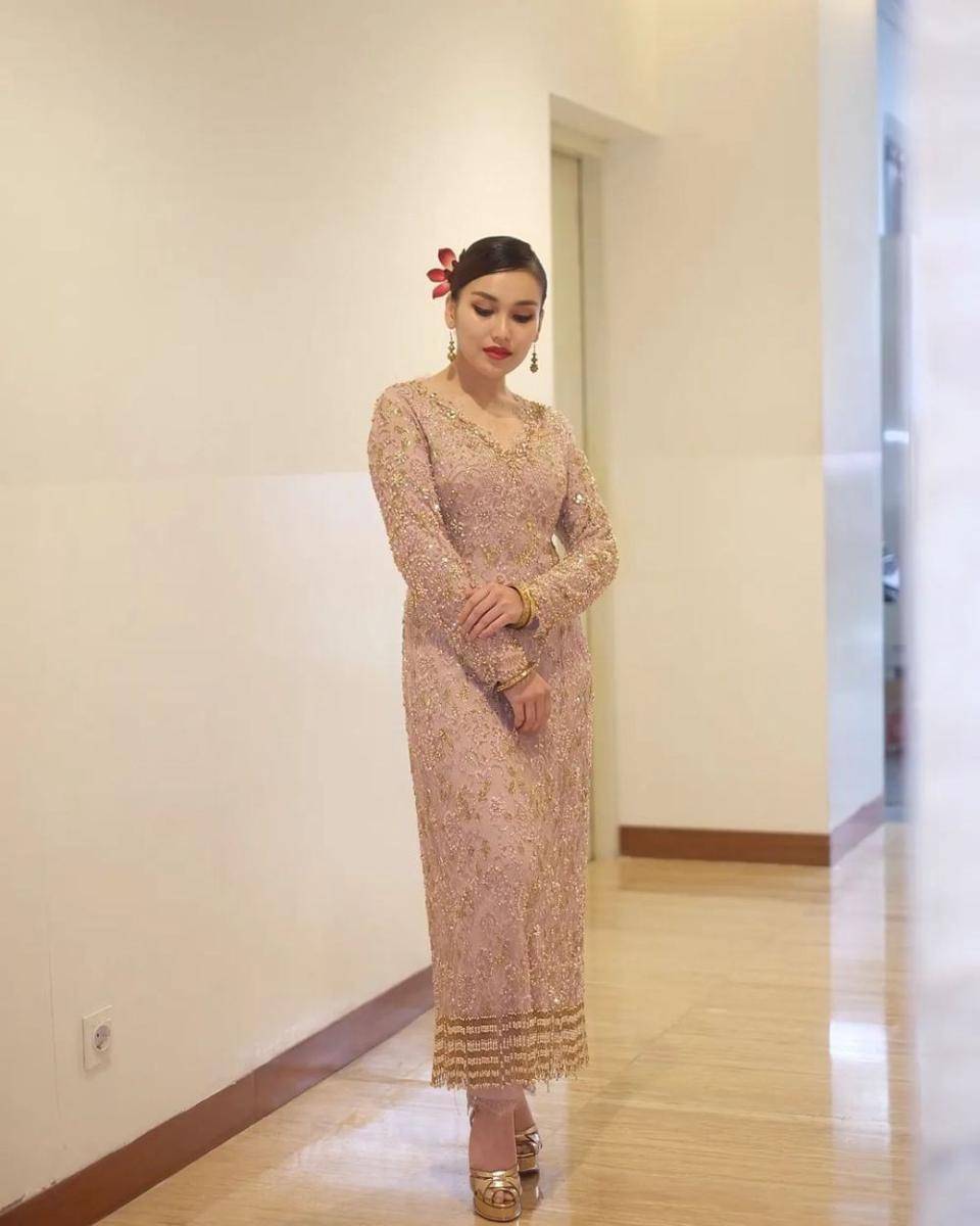 Ayu Ting-Ting (instagram.com/ayutingting92)