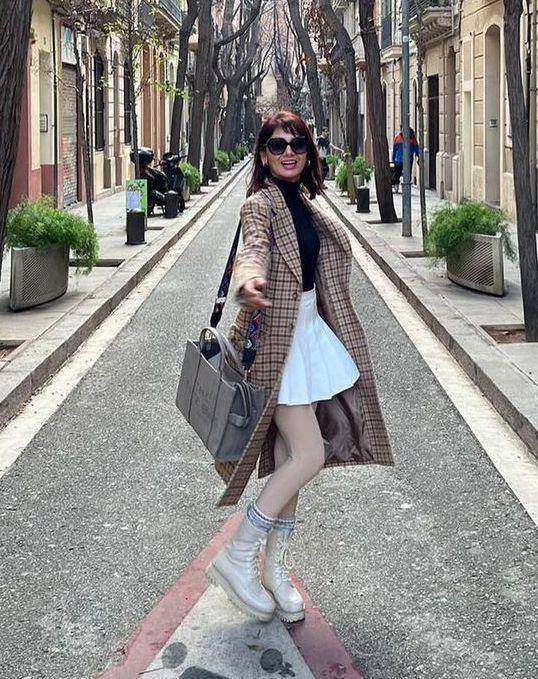 Sriti Jha (instagram.com/itisriti)