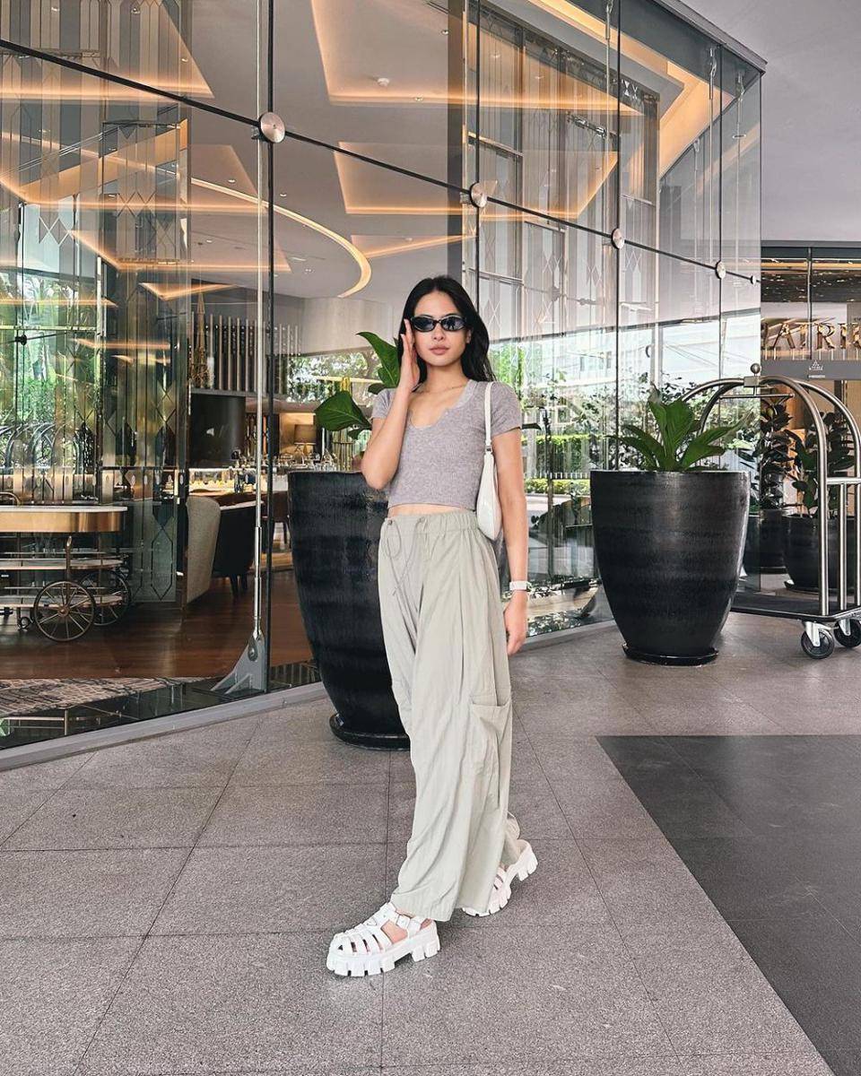 OOTD Korean Style ala Maudy Ayunda (instagram.com/maudyayunda)