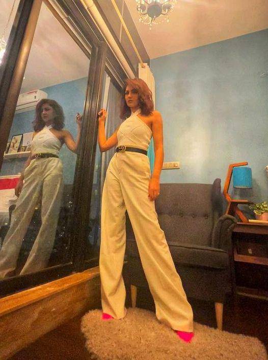 Sriti Jha (instagram.com/itisriti)