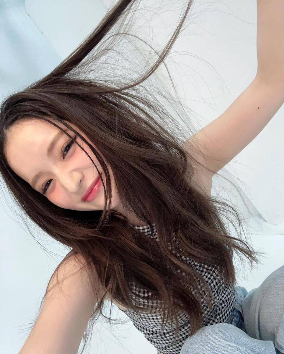 Riho Minami (instagram.com/minami.riho)