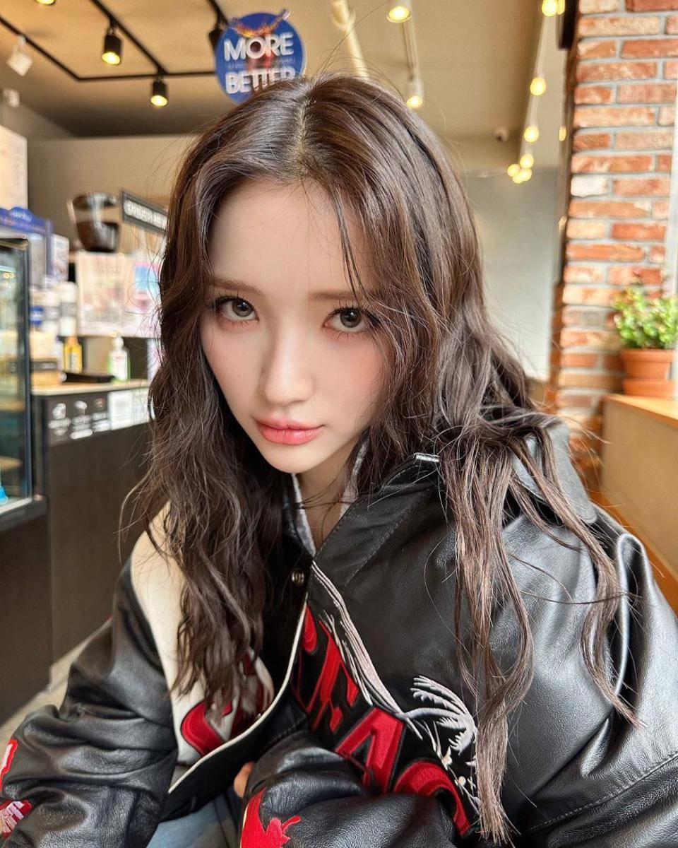 Riho Minami (instagram.com/minami.riho)