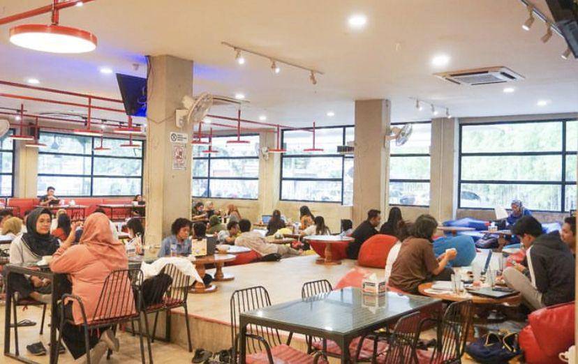 Suasana di Warung Kudeta (instagram @warungkudeta)