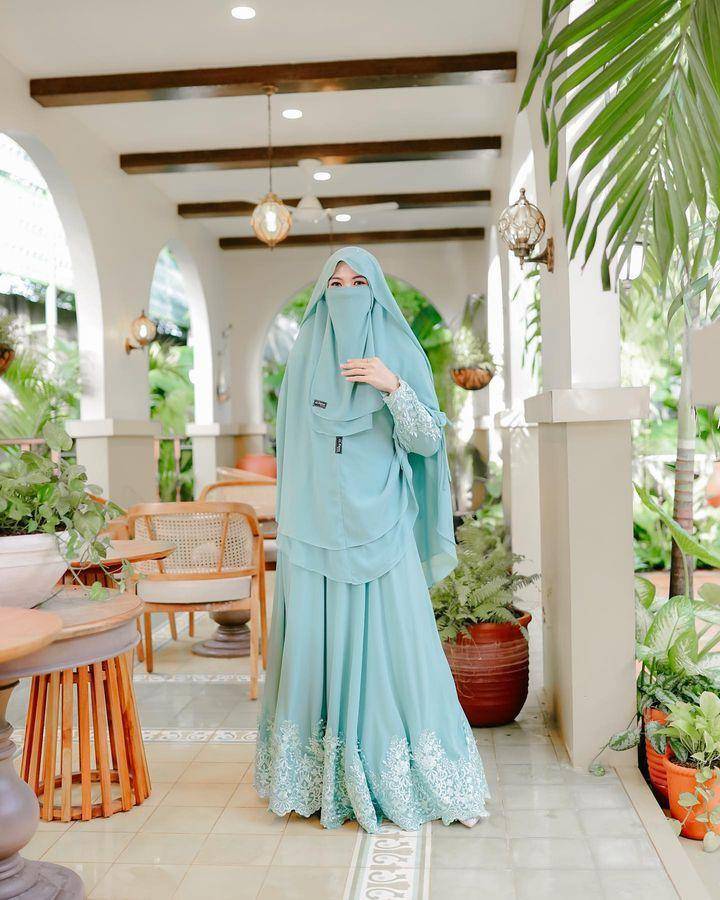 ootd kondangan bercadar (instagram.com/anti_berlianti)
