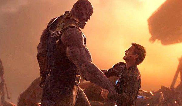 Thanos menikam Iron Man (dok. Marvel Studios/The Avengers: Infinity War)