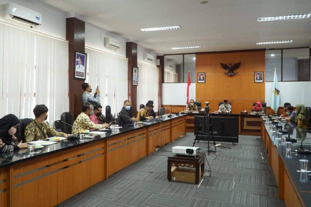 Bupati Lotim menggelar rapat dengan seluruh perangkat untuk mengoptimalkan kinerja DAK Fisik (Dok. Humas Protokol Pemkab Lotim)