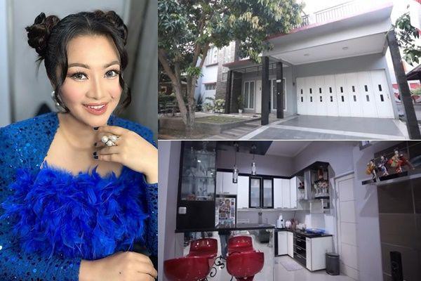 7 Potret Rumah Fitri Carlina, Ada Etalase Berisi Miniatur Pesawat