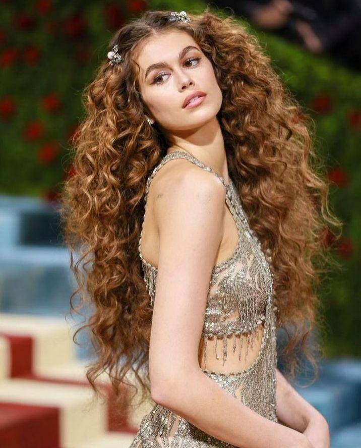 potret Kaia Gerber (instagram.com/kaiagerber)