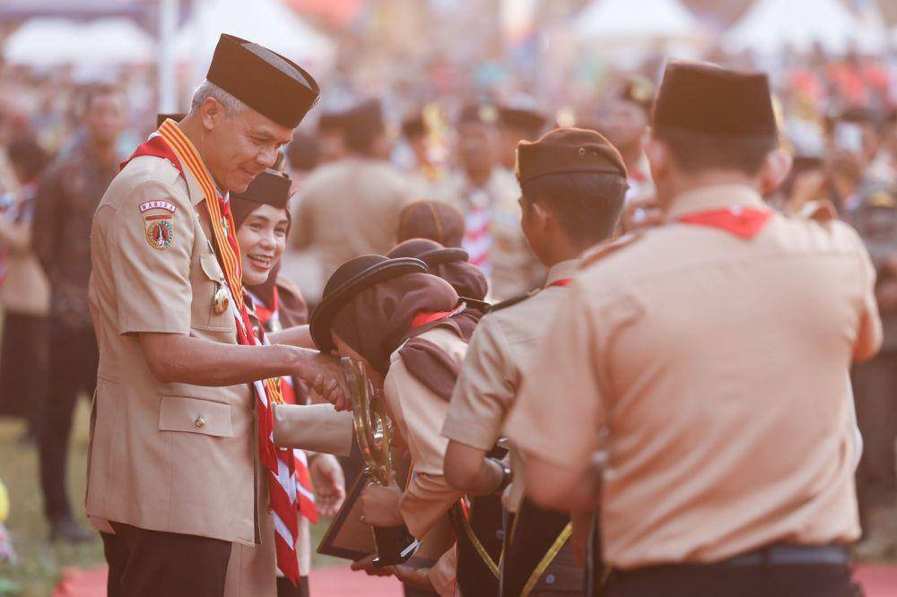 Gubernur Jawa Tengah, Ganjar Pranowo hadir dalam upacara peringatan Hari Pramuka ke-62 Kwarda Jateng di Lapangan Bukit Tangkeban, Pemalang (IDN Times/Istimewa)