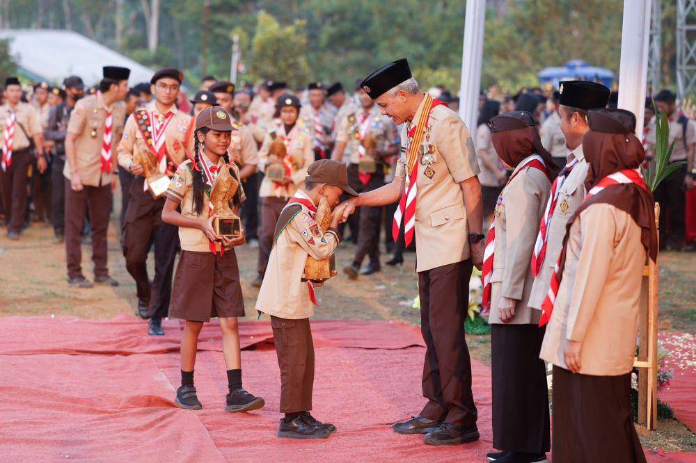 Gubernur Jawa Tengah, Ganjar Pranowo hadir dalam upacara peringatan Hari Pramuka ke-62 Kwarda Jateng di Lapangan Bukit Tangkeban, Pemalang (IDN Times/Istimewa)