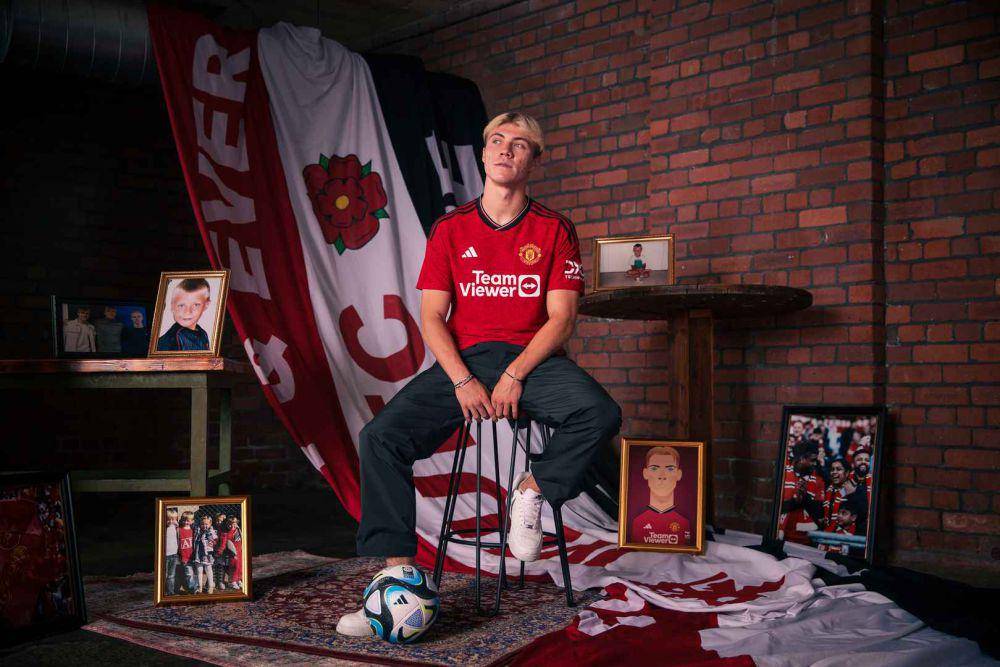 Rasmus Hojlund (manutd.com)