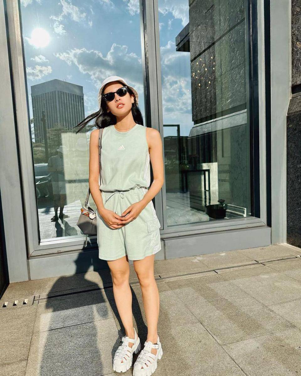 OOTD Korean Style ala Maudy Ayunda (instagram.com/maudyayunda)