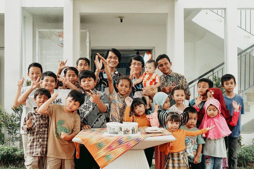 8 Momen Perayaan Ulang Tahun ke-72 Kak Seto dan Kembarannya