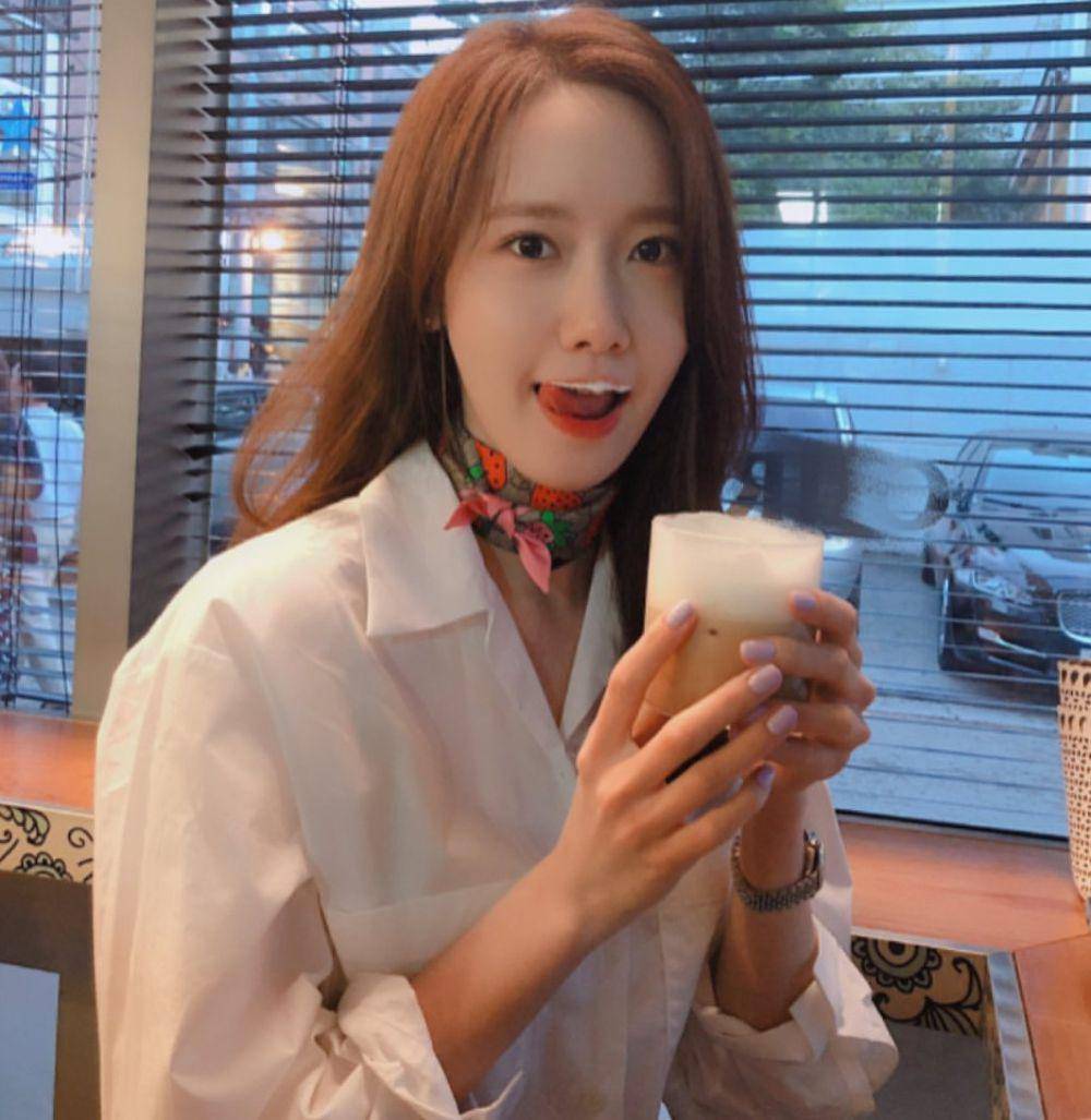 Inspirasi outfit putih a la Yoona SNSD. (instagram.com/yoona__lim)