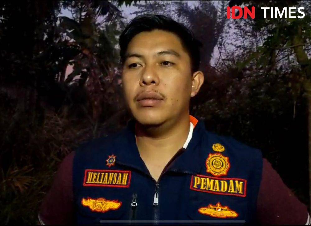 Kepala Bidang Sarana dan Prasarana (Sarpas) Dinas Damkar Pemkot Bandar Lampung, Heliansyah saat dimintai keterangan. (IDN Times/Tama Yudha Wiguna).