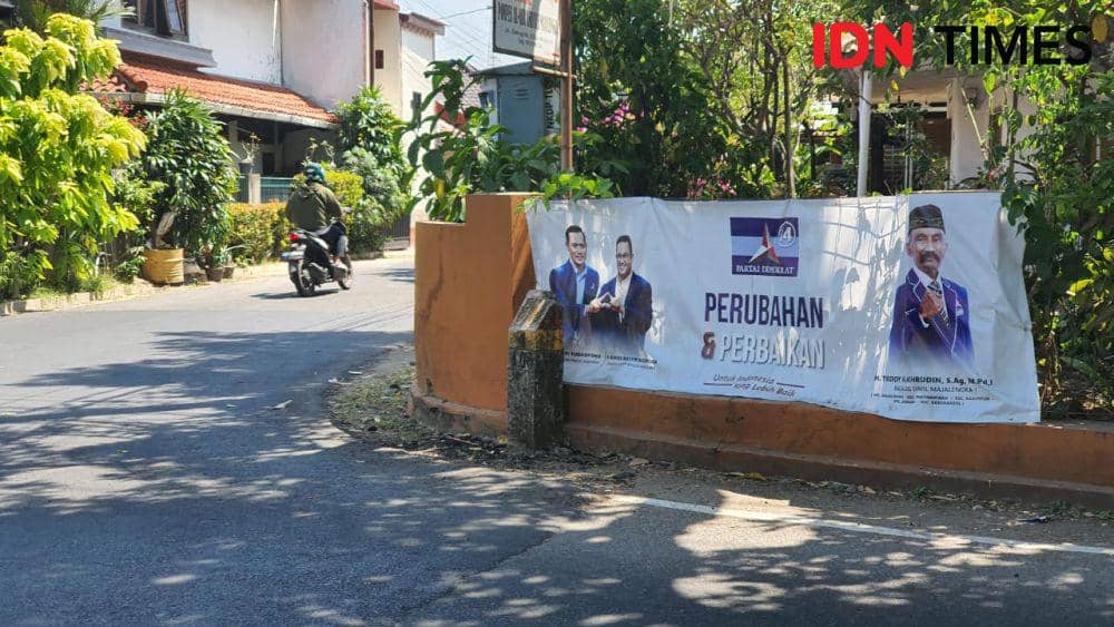 Inin Nastain/ salah satu spanduk Anies bersama AHY masih terpasang di beberapa titik di Majalengka