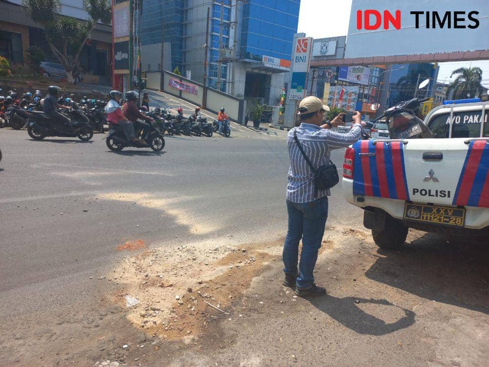 Penampakan lokasi kejadian mahasiswa perguruan swasta di Bandar Lampung tewas jadi korban tabrak lari. (IDN Times/Tama Yudha Wiguna).