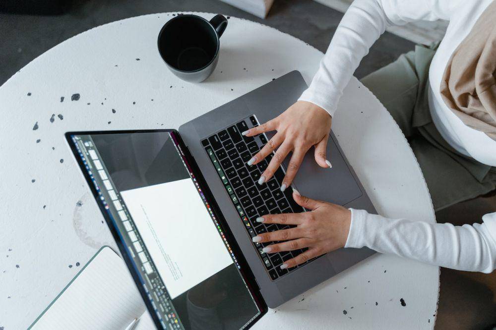 ilustrasi Microsoft Word (pexels.com/MART PRODUCTION)