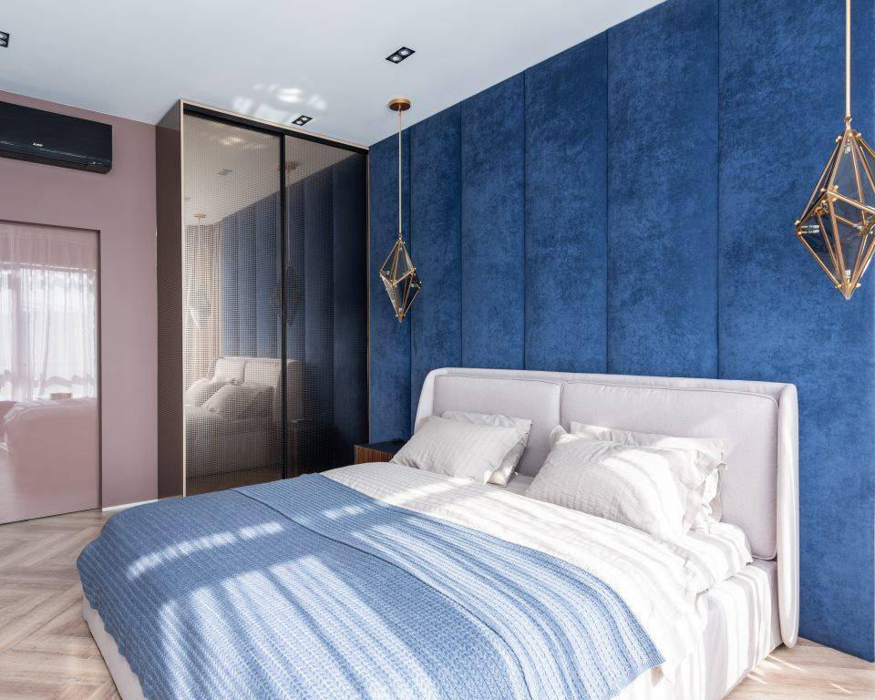 ilustrasi fabric covering warna biru navy (pexels.com/Max Rahubovskiy)