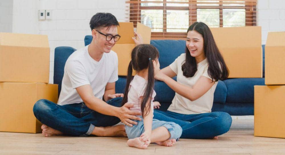 ilustrasi meluangkan waktu bersama keluarga (freepik.com/tirachardz)