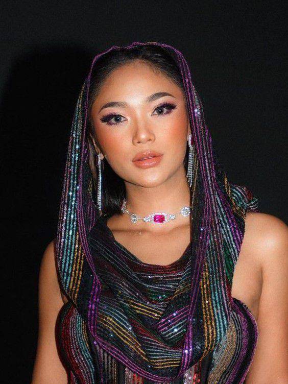 ide makeup ala Marion Jola (instagram.com/lalamarionmj)